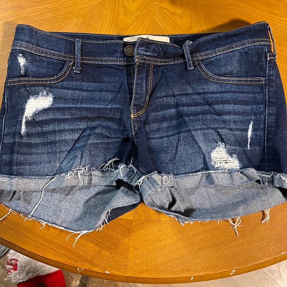 Hollister distressed shorts